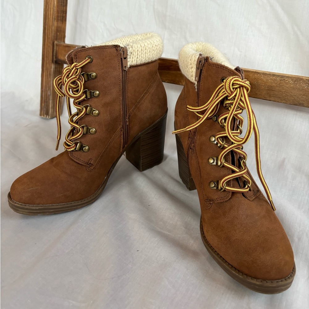 Heeled winter boots - Picture 2 of 9